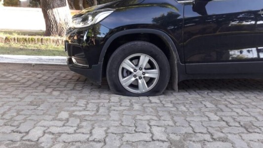 Laguna Paiva: detuvieron a un joven por pinchar cubiertas de 13 autos