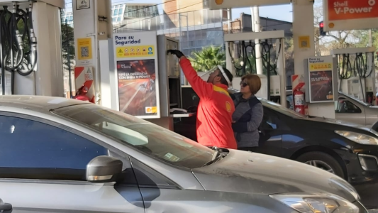 Postergan hasta mediados de marzo la suba en el impuesto a los combustibles