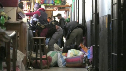 Escáneres corporales e inhibidores de celulares instalarán en las cárceles