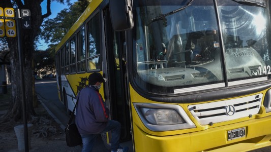 La actualización del boleto de transporte despertó el malestar de los santafesinos