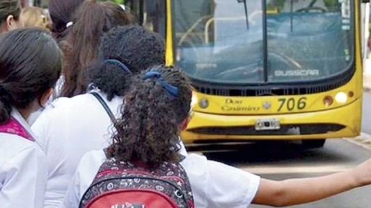 Perotti presentó el Boleto Gratuito: "La educación es nuestra prioridad"