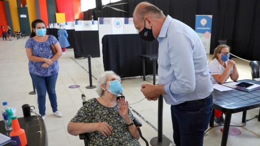 Comenzó el operativo de vacunación contra el Covid a los mayores de 90 años