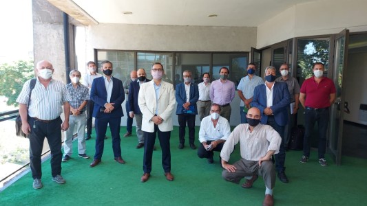 Fortalecen el vínculo con productores de maquinaria agrícola santafesinos