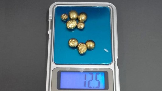 Nuevo "cuento del tío joyero": estafaban a vecinos con pepitas de oro falsas