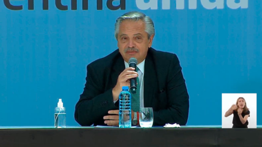 Fernández convocó a gobernadores para analizar restricciones entre provincias