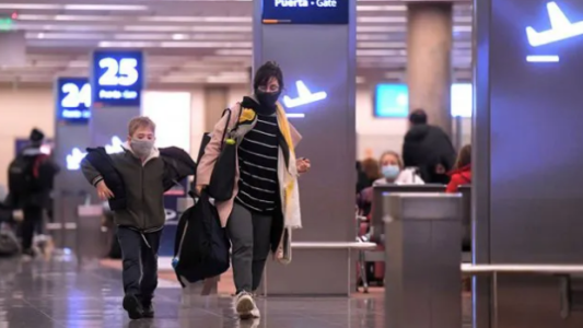 Confirman el cierre de fronteras para el turismo y desaconsejan viajar al exterior