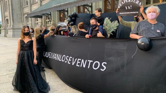 La "celebración" de los salones de fiesta a un año del fin de su actividad