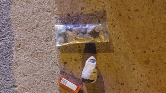 Fueron por una gresca entre vecinos y terminaron hallando droga