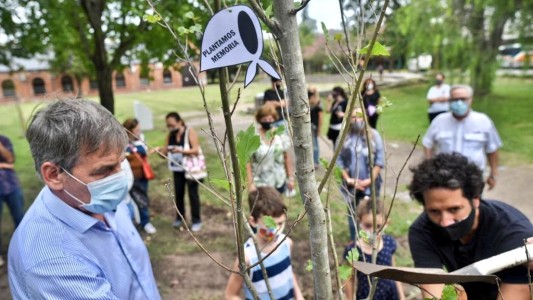 Jatón encabezó actos conmemorativos por el Día de la Memoria