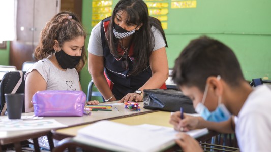 “La provincia de Santa Fe está decidida a sostener la presencialidad en las escuelas”