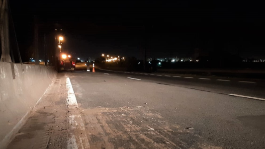 Ruta 168: esta noche continúa la limpieza del cantero central