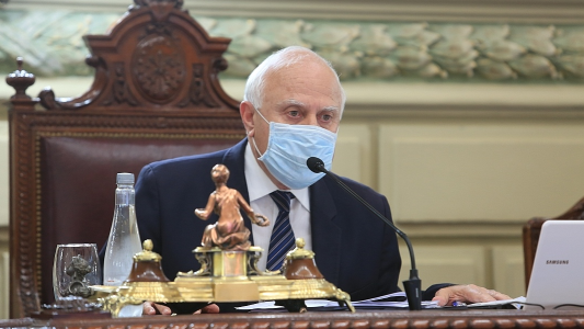 Lifschitz quedará internado para realizarse estudios por su cuadro de Covid