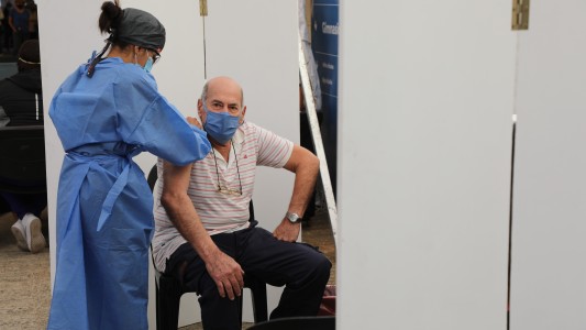 Santa Fe Vacuna: comenzó la aplicación de la segunda dosis de Sputnik V a mayores de 90 años