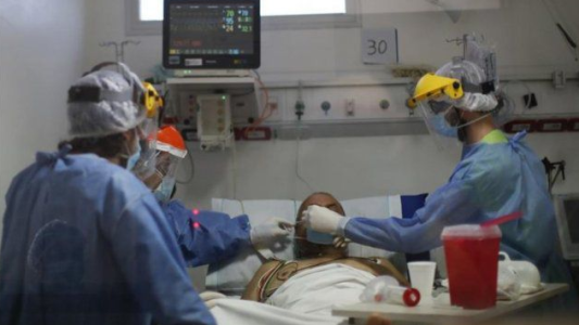 Expertos le piden a Perotti cierres más duros para frenar contagios