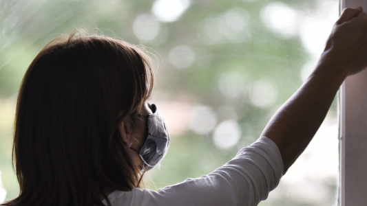 La ventilación cruzada en ambientes cerrados es recomendable para evitar contagios de Covid