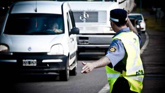 Con las nuevas restricciones, ajustan los controles en las fronteras interprovinciales