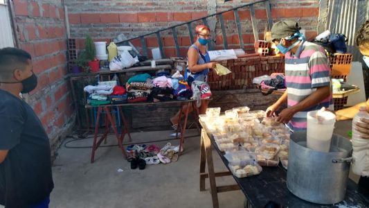 El merendero Tazas Vacías realiza una campaña para juntar alimentos, abrigo y vende rifas