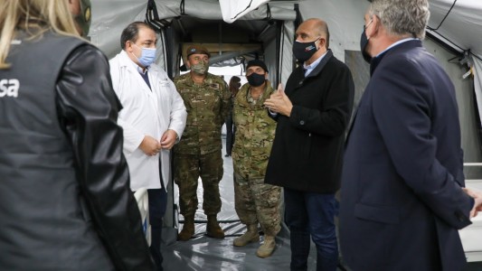 Perotti y Rossi recorrieron el Hospital Militar instalado frente al Cullen