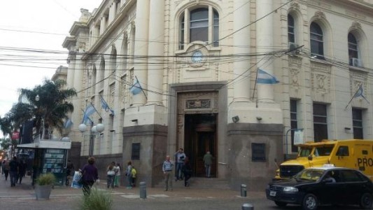 Piden reducir la jornada laboral bancaria una hora