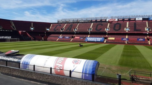 VIDEO: Así está la cancha de Colón a la espera del clásico