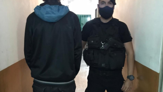 Detuvieron a dos jóvenes por robar juguetes en un supermercado