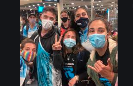 Santi Maratea viajó a Ecuador con los atletas en el avión que consiguió