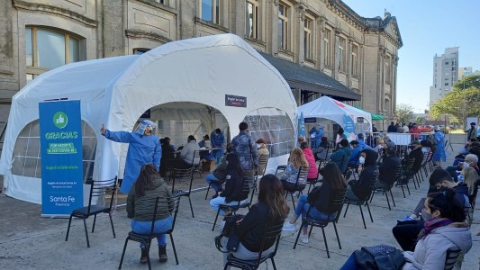 Continúan funcionando los puestos de testeos y el camión Detectar en la ciudad