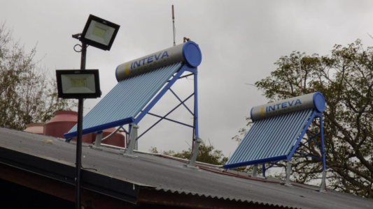 La provincia avanza hacia la transición energética santafesina: recorrido técnico por clubes