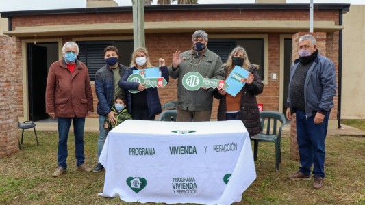 Programa ATE Vivienda y Refacción: dos trabajadoras de la salud ya tienen las llaves de su casa