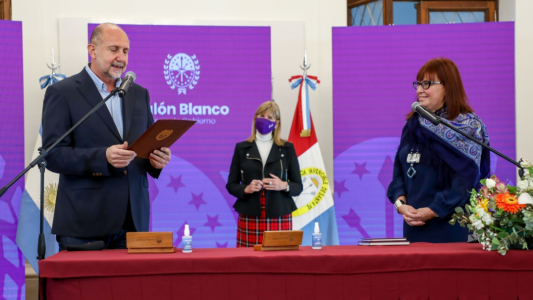 Perotti tomó juramento a la nueva ministra de Igualdad, Género y Diversidad, Celia Arena