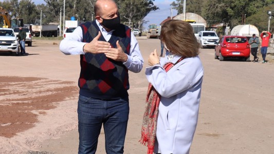 Perotti recorrió la obra de repavimentación de la ruta Provincial N° 2, entre Huanqueros y Esteban Rams