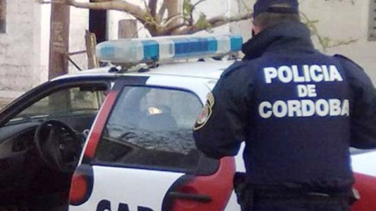 Atacaron con cadenas a Policías que frenaron una fiesta clandestina en Córdoba