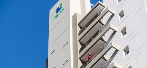 Pilay inauguró dos edificios: San Jerónimo 66 y San Jerónimo 64