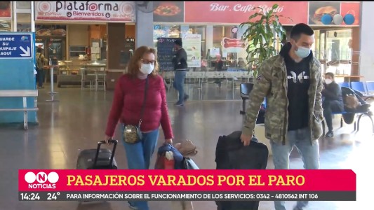 Pasajeros varados en la Terminal por el paro de colectivos