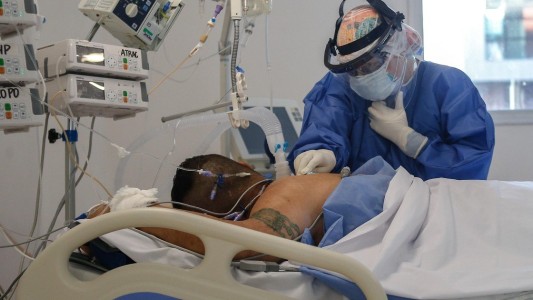 Domingo con 826 nuevos casos de coronavirus y 10 fallecidos en la provincia