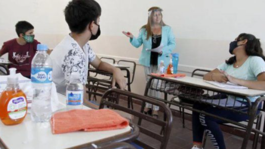 Santa Fe discutirá aumentos salariales a los docentes después de septiembre