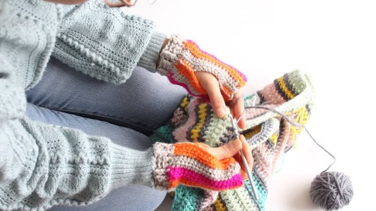 Por qué se celebra el 13 de julio el Día de las Tejedoras: magia entre sus manos