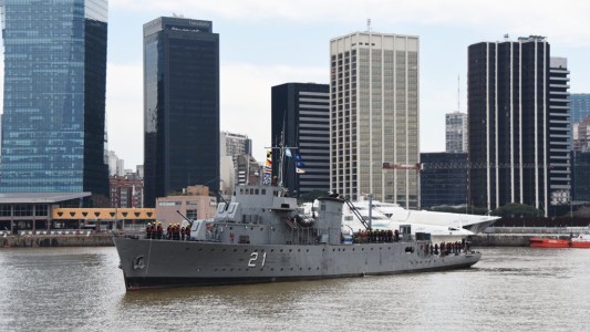 Dos buques de la Armada Argentina ofrecerán atención médica gratuita en Alto Verde