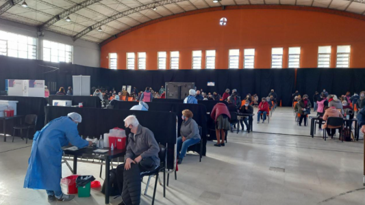 Santa Fe evalúa la posibilidad de pedir certificados de vacunación