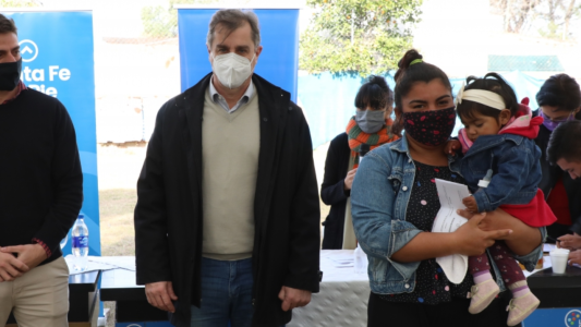 Santa Fe Más: la provincia entregó tarjetas para becas y capacitación en San José del Rincón