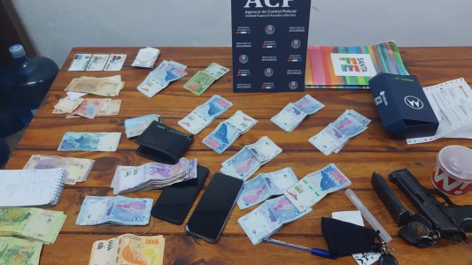 Detuvieron a dos policías viales por pedir coimas