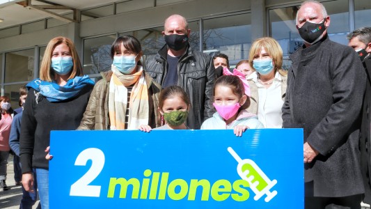 Covid-19: ya se vacunaron dos millones de santafesinos y santafesinas con primeras dosis