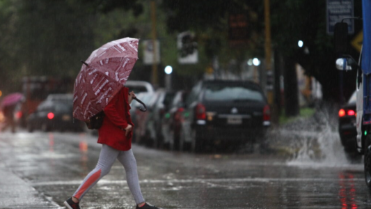 Lunes con viento fuerte, lluvia y descenso de la temperatura en la ciudad