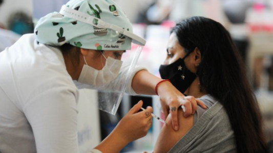 Con más de 27 mil turnos, la provincia comienza hoy a combinar vacunas