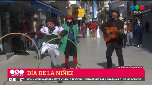 Animaciones infantiles, payasos, golosinas y globos por el Día de la Niñez en la Peatonal