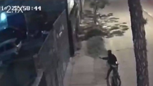 Notó que un ladrón tenía un arma de juguete, lo enfrentó y evitó un robo mayor