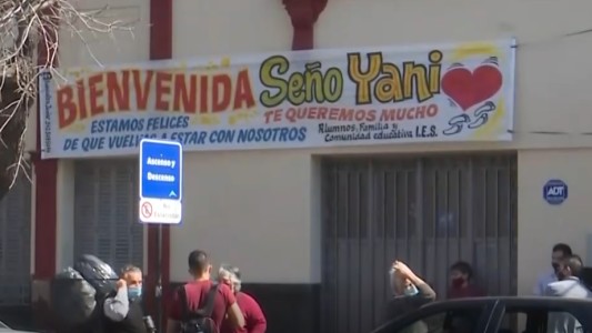 Superar el covid: Después de cinco meses, la seño Yani volvió a la escuela