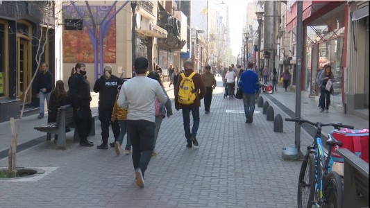 Jatón: "Sólo el 33% de la ciudad de Santa Fe tiene las dos dosis"