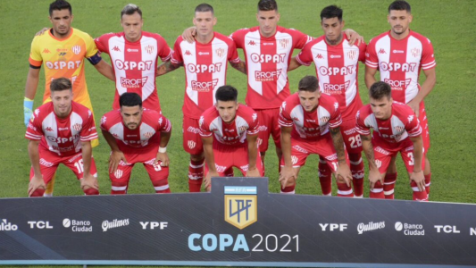 Azconzábal repetiría equipo esta tarde para recibir a Argentinos Juniors