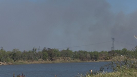 Quema de pastizales: Los bomberos apagaron más de 150 incendios durante agosto